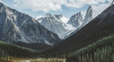 爱一番一句话整理：把图表是不是换了尺度写清，再把传播链写成流程（评论也能用）